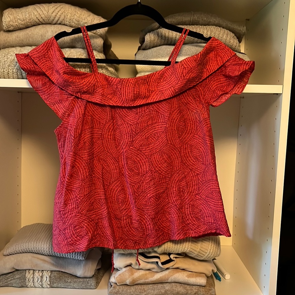 Anthropologie size S off the shoulder top. Fits TTS